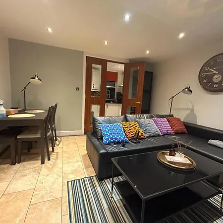 Ferienwohnung Clifton - Luxury 1 Bed Flat - 1 Min Walk To Tube